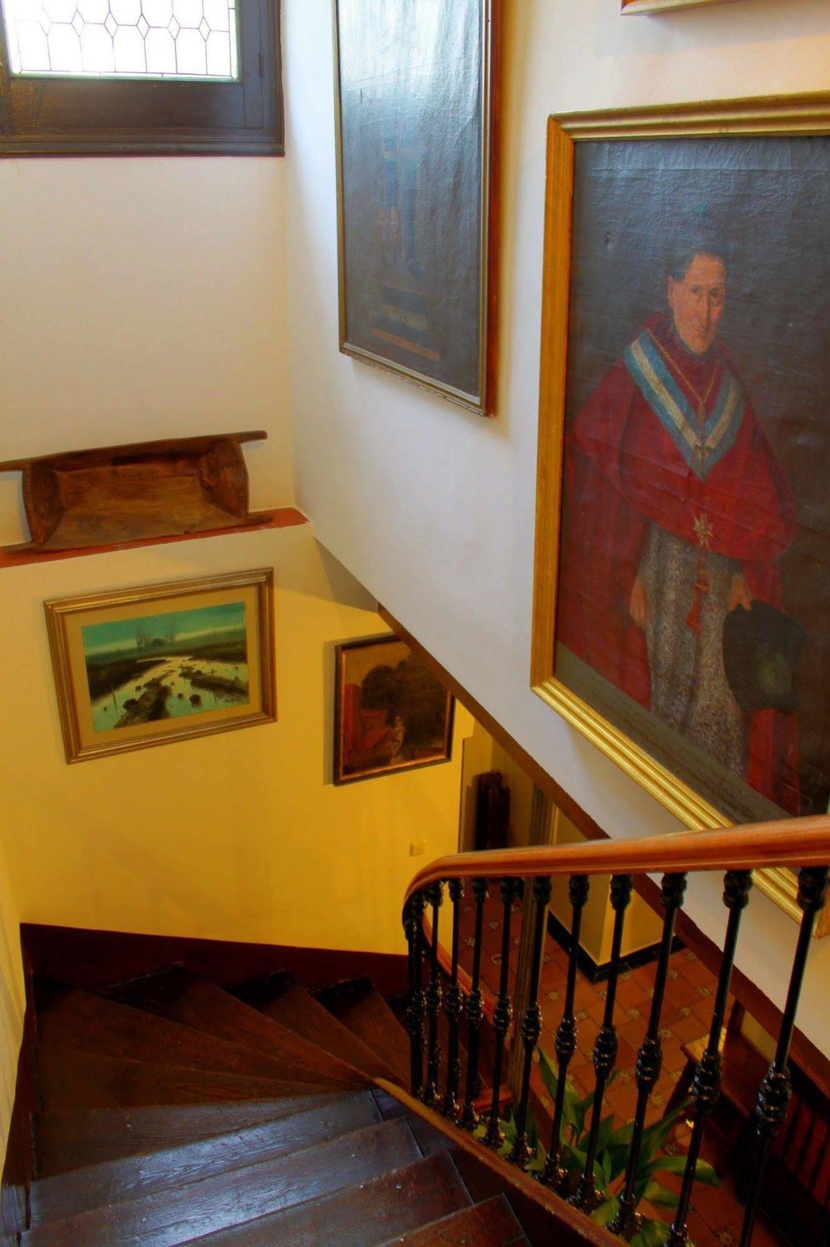 Hotel América *